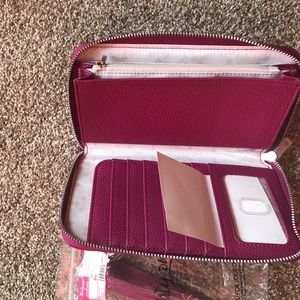 All About the Benjamins-Crushed Berry Pebble Walle